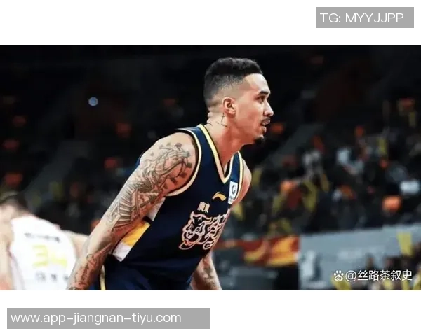 奎因表现低迷16投仅4中仅得8分4篮板1助攻被罚离场引发热议 奎因表现低迷16投仅4中仅得8分4篮板1助攻被罚离场引发热议