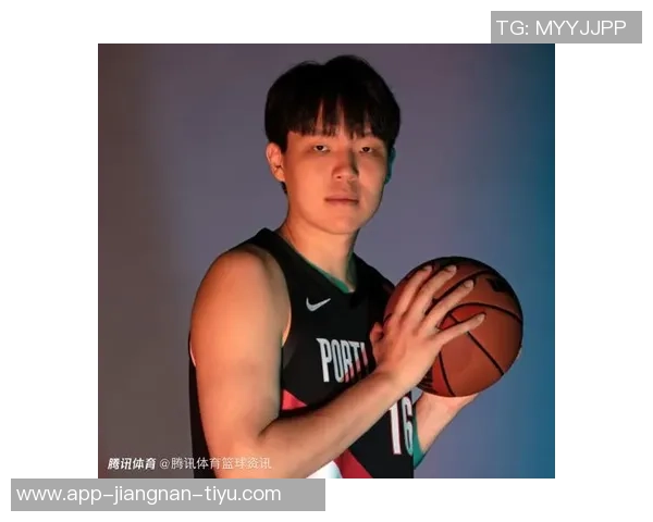 高倍镜下的杨瀚森展现邓肯风采但三分球需加强训练提升表现 高倍镜下的杨瀚森展现邓肯风采但三分球需加强训练提升表现